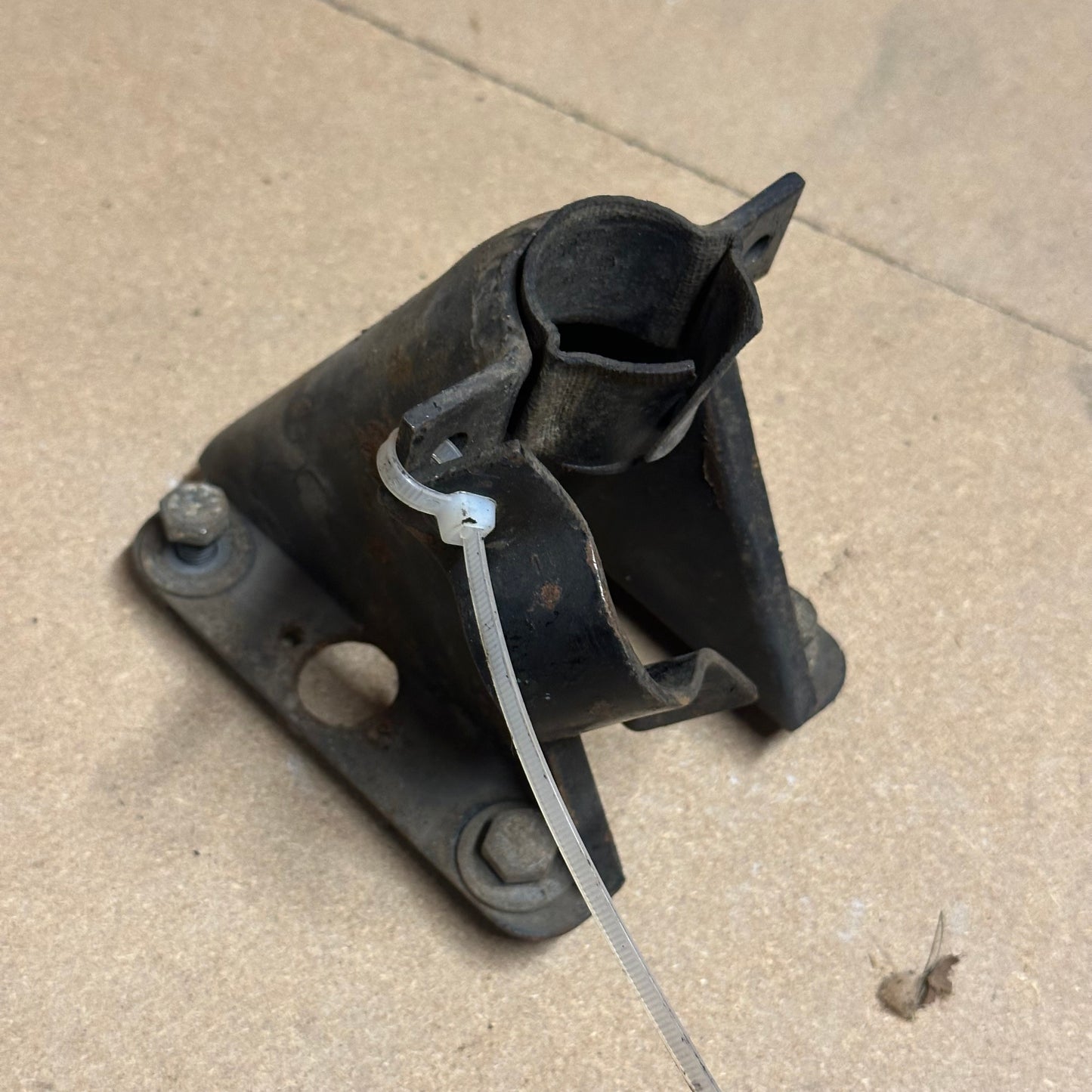 STEERING COLUMN BRACKET AND CLAMP