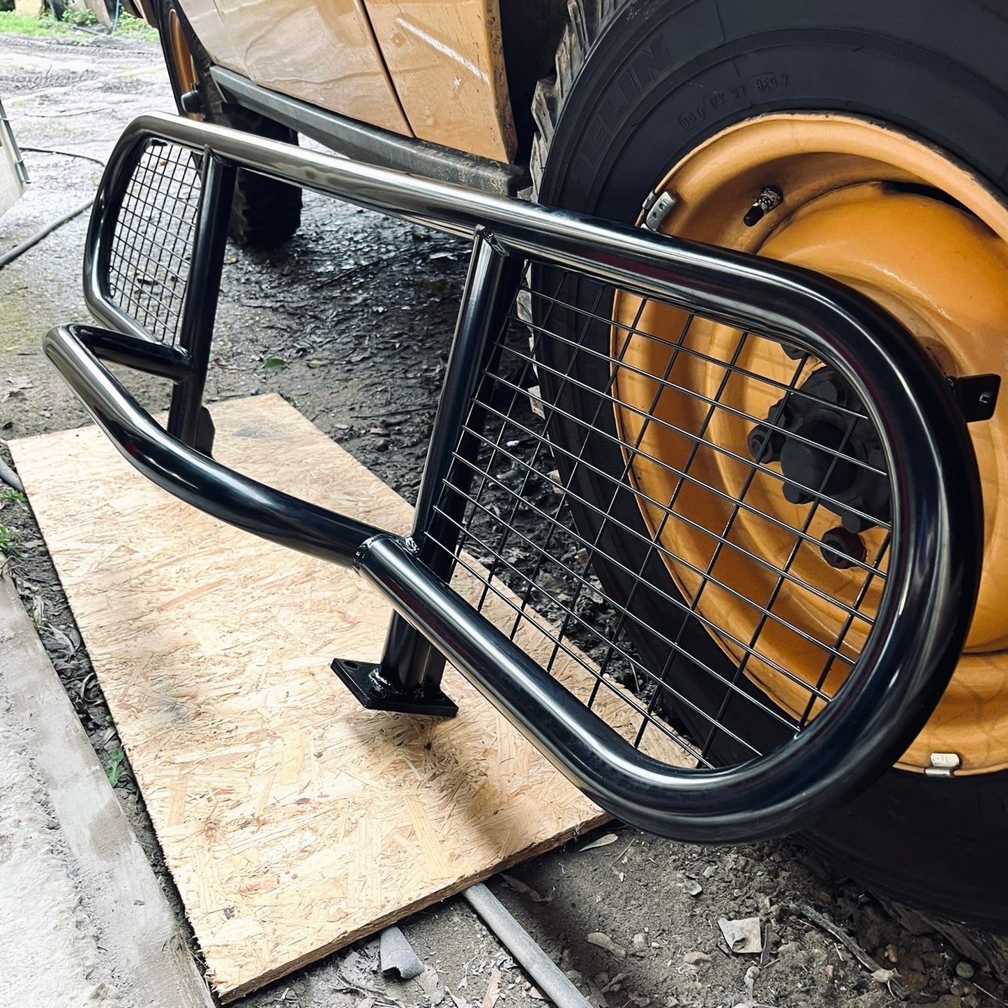 CAMEL STYLE BRUSHGUARD