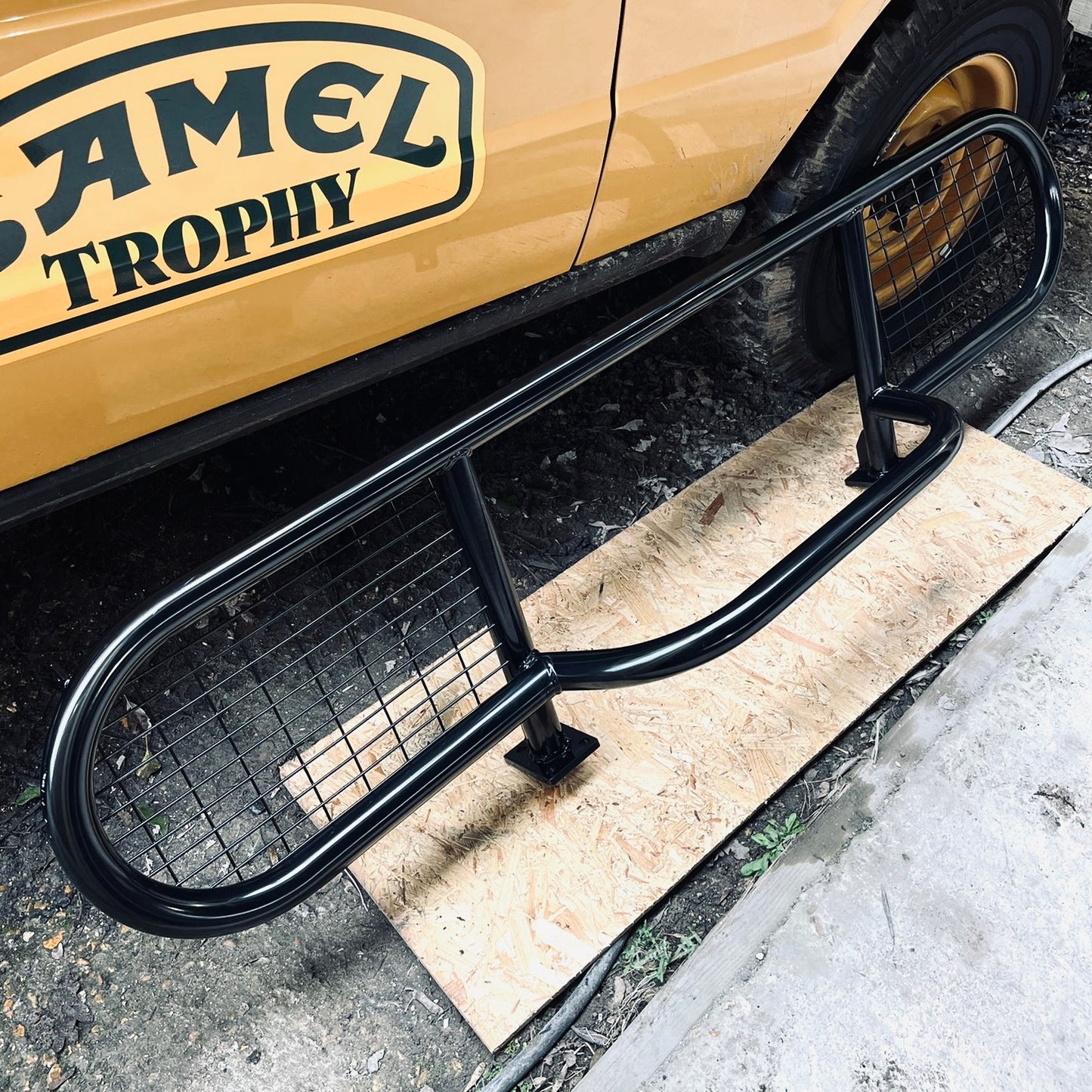CAMEL STYLE BRUSHGUARD