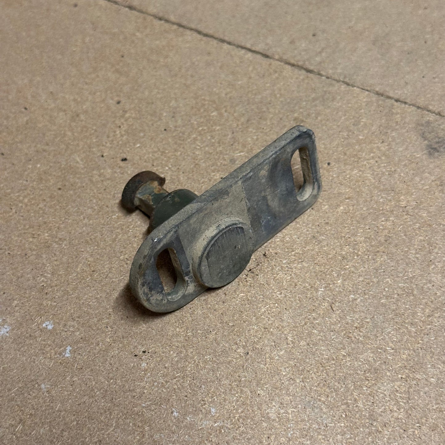 DOOR STRIKER RH AND TAILGATE