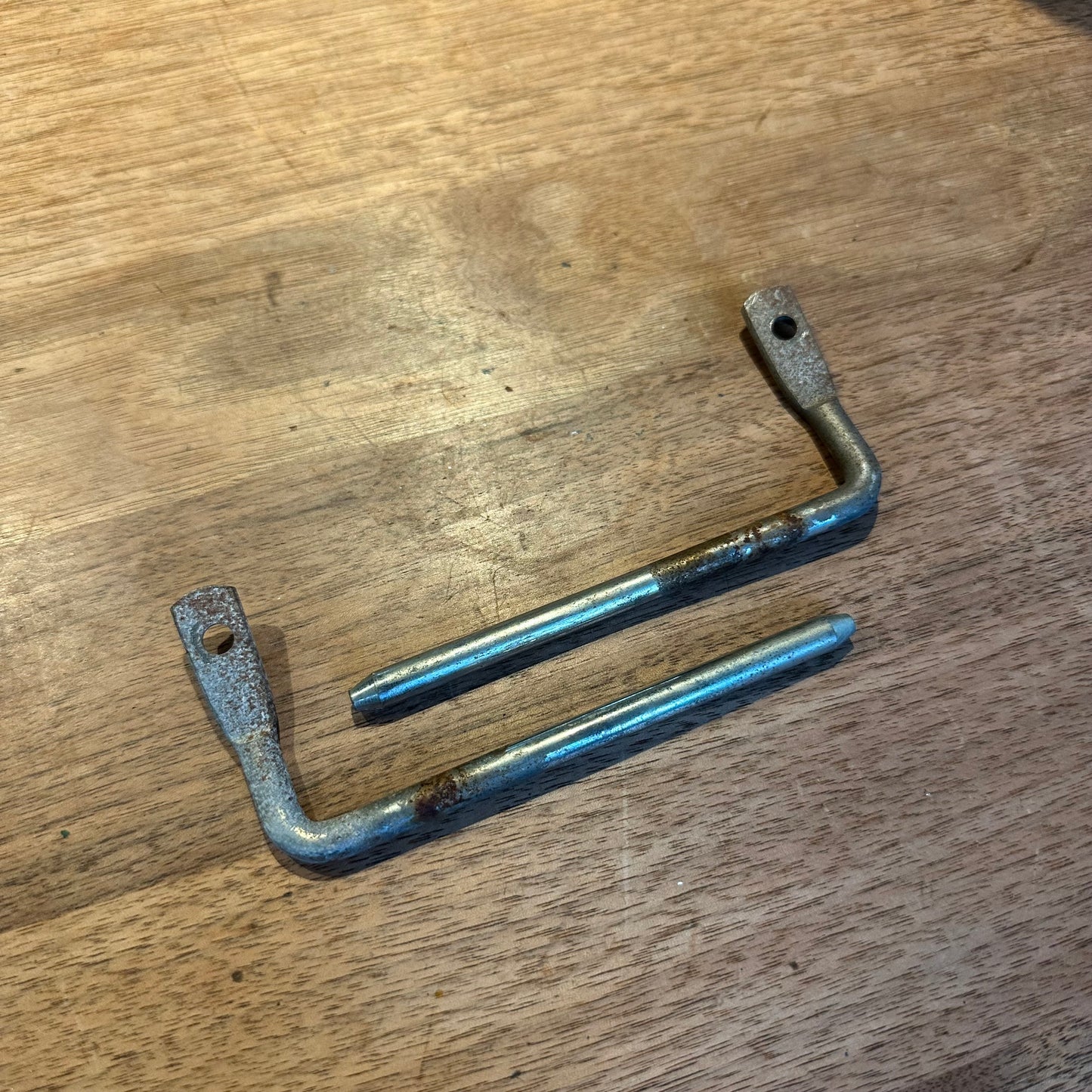 MONTAGEPENNEN VOOR ZONNEKLEP (PAAR)