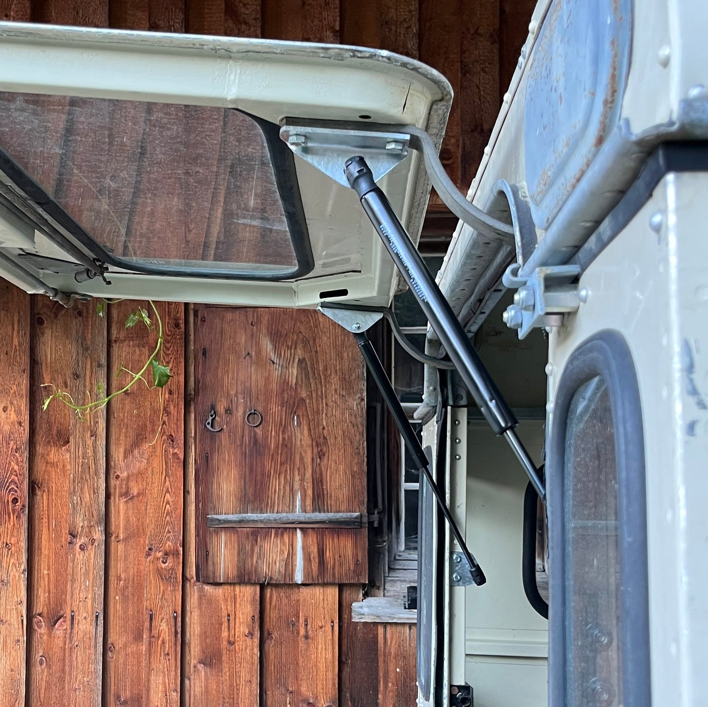 CAT FLAP GAS STRUT CONVERSIE KIT