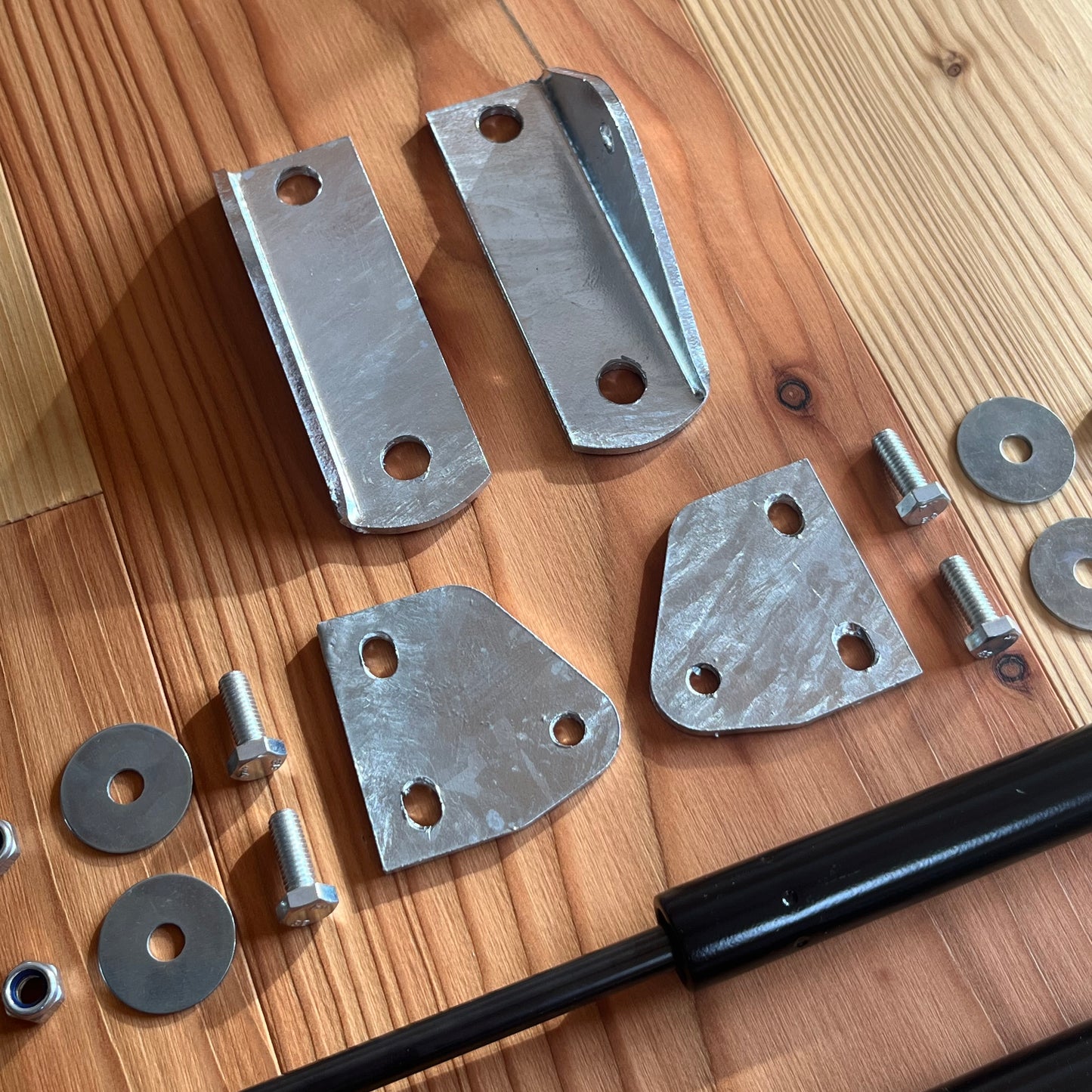 CAT FLAP GAS STRUT CONVERSIE KIT