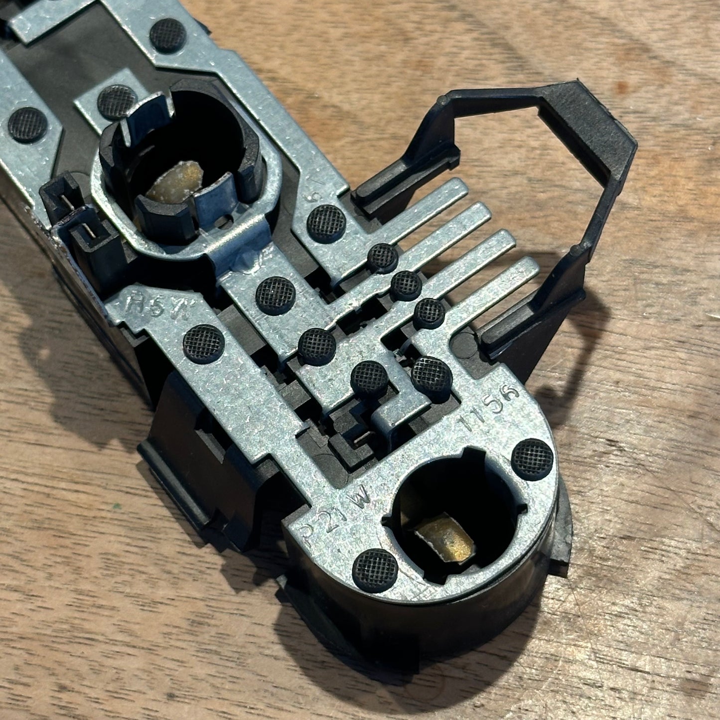 REAR TAIL LIGHT BULB HOLDER