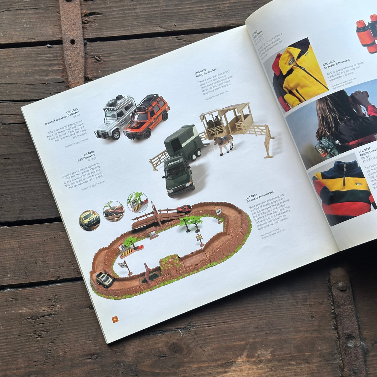 LAND ROVER GEAR BROCHURE 2003 - ENGLISH