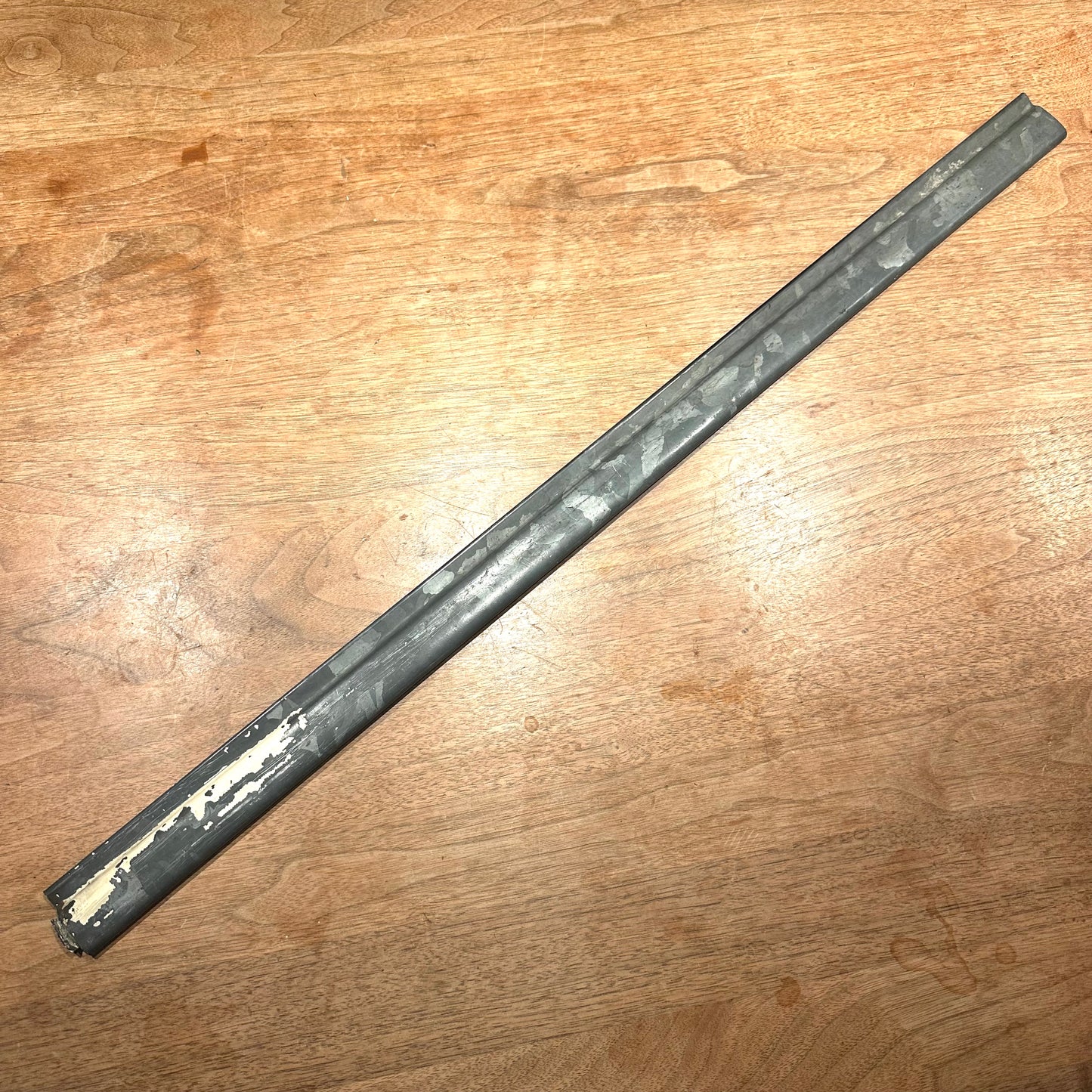WAIST CAPPING LH FRONT